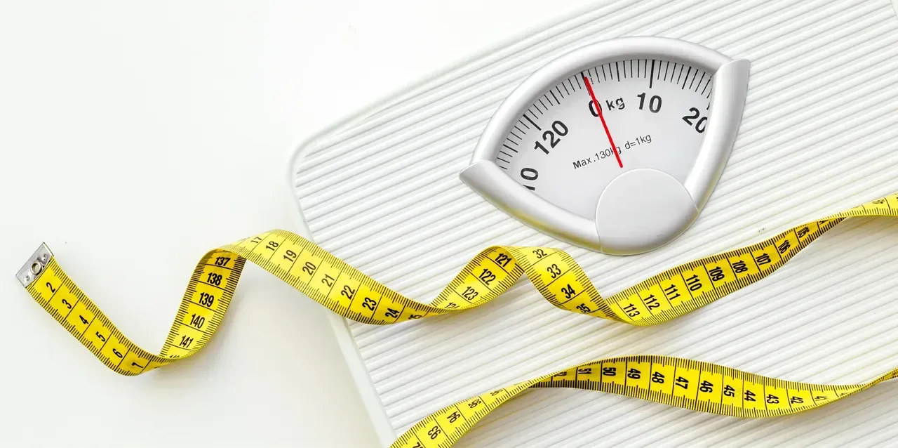 El camino hacia tu bienestar: Cómo calcular tu peso óptimo