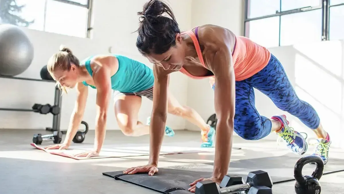 Cardio HIIT vs. Cardio Regular: ¿Cuál Gana en Pérdida de Grasa?