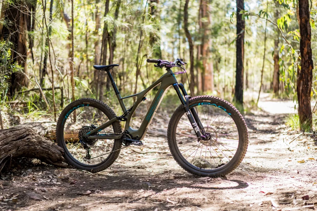 Análisis detallado de la experiencia de conducción de la Specialized Turbo Levo en ruta