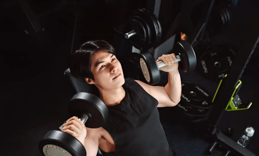 Los peores y mejores ejercicios para hombros: press militar