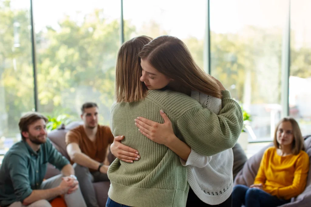 Cómo las personas con inteligencia emocional refuerzan la autoestima de otros Tres frases clave de inteligencia emocional para mejorar la autoestima de otros