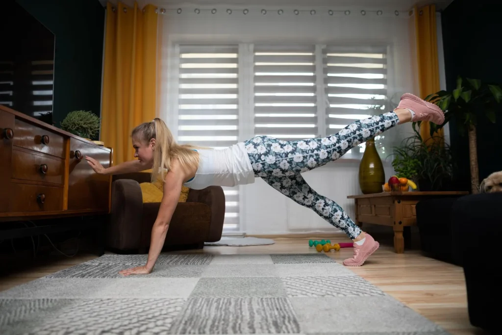 Descubre cómo mejorar tu condición con calistenia en casa