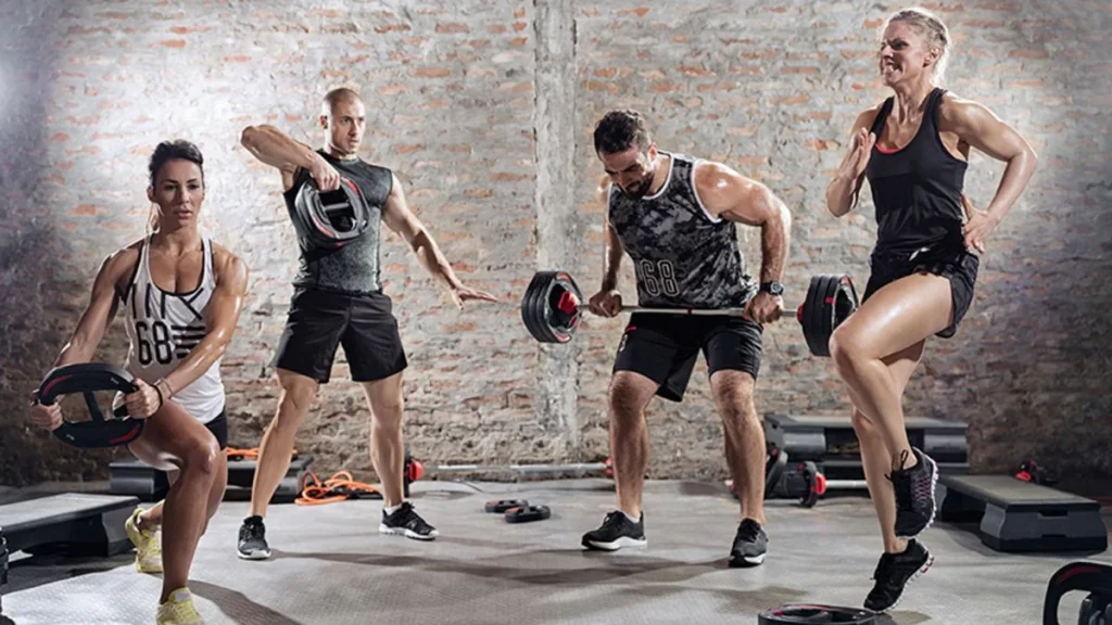 Ejercicios compuestos que pueden cambiar tu físico y tu salud Ejecuta ejercicios compuestos para ganar fuerza