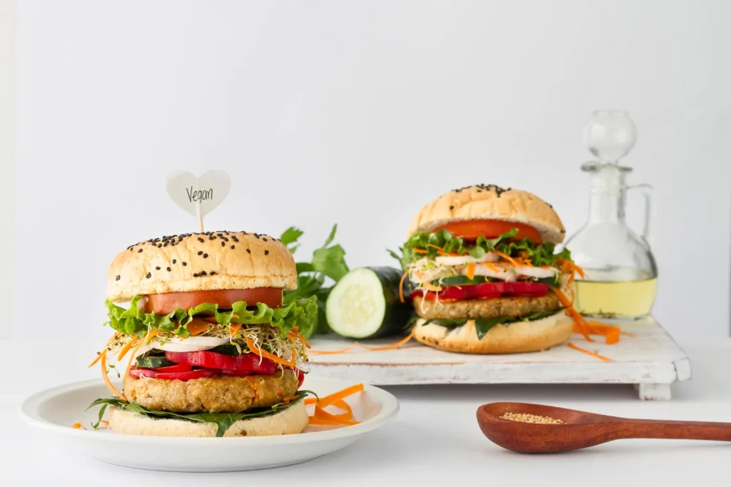 Receta de hamburguesas vegetarianas sirviendo una opción deliciosa

